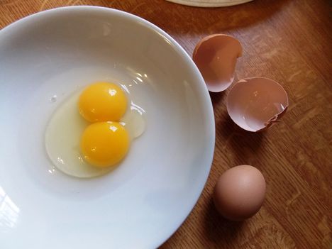 Egy tojásban kettő...