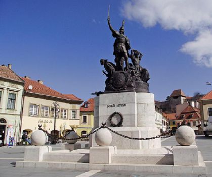 EGER Dobó tér