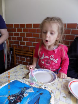 Nellike szülinapi tortája.