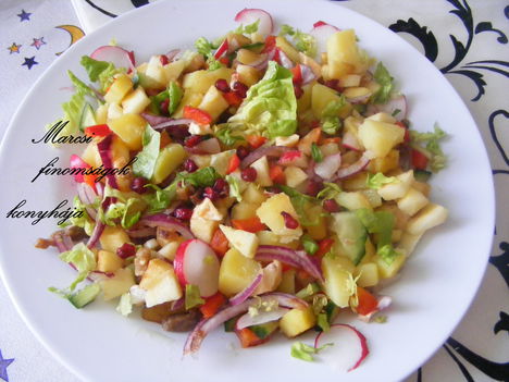Balzsamecetes,gránátalmás vegyes saláta