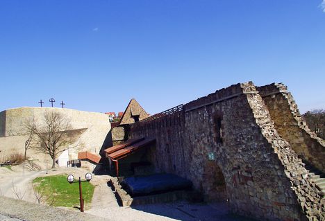 vár várfal343