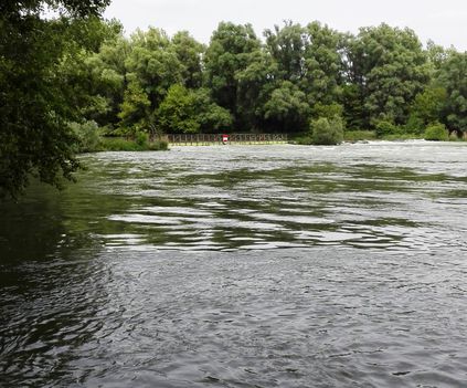 Hullámtéri elárasztás Dunasziget, a Kőhidi vízszintszabályozó műtárgy 2016. május 19.-én 1