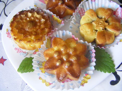 Virágos aranymintával muffin
