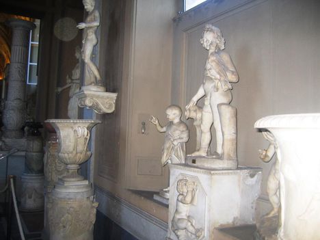 Galleria dei Candelabri ai Musei Vaticani2