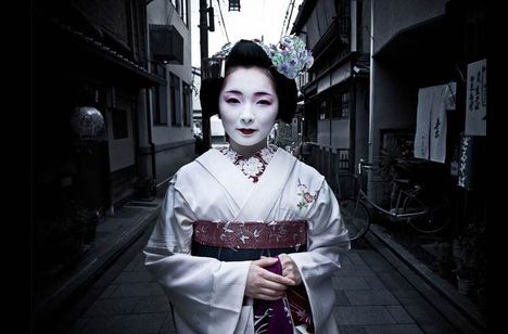 03-japán gésa fotó nagyvilág emberi sorsok tragédia érzelmek háború kultúra 2014-új világtudat