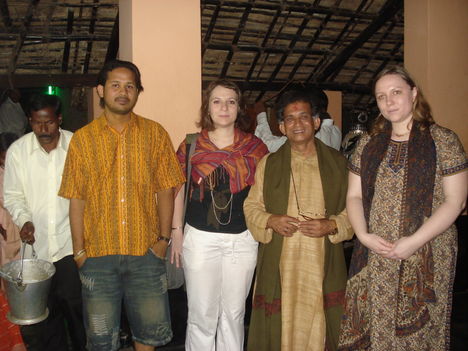 Shibhasis Pradhan, Márti, Guru Gangadhar Pradhan és Adrien