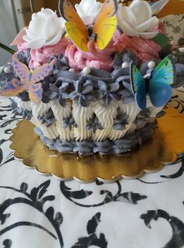 Születésnapi  Cup cake torta