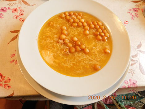 Tojásos leves levesgyöngyel 