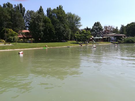 Halászi község belterületén a Mosoni-Duna bal partja, Halászi 2019. július 24.-én 19