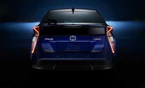 2016-Toyota-Prius-120-876x535