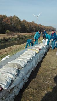Árvízvédelmi gyakorlat a Lajta folyó mellett, Mosonmagyaróvár 2016. november 15.-én 4