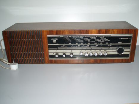 Videoton asztali rádió 1983 !