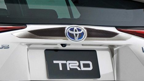 2019-toyota-prius-by-trd (13)