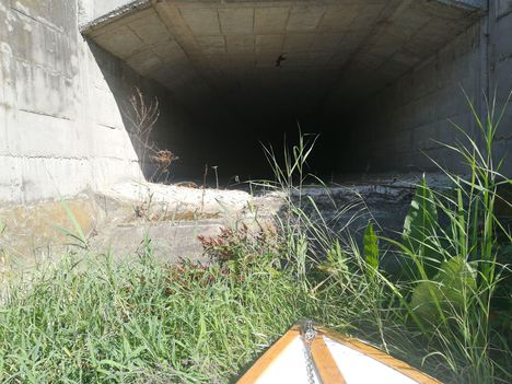 A Dunakiliti duzzasztómű jobb partján kiépített vízkivételi alagút alsó vége a Görgetegi Duna-ágról nézve, Dunakiliti 2019. augusztus 15.-én 2