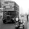Motorozó Mikulás az Oxford Streeten | London, 1949 (fotós ismeretlen)