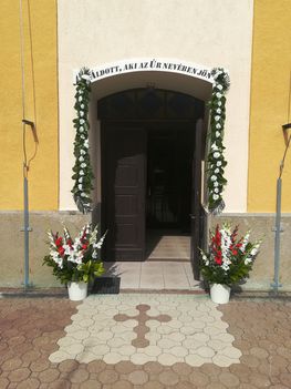Szent Kereszt Felmagasztalása Templom bejárata, Dunakiliti 2019 09 16    (2)