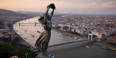 Hölgy a hegyen - 75 éves a budapesti Szabadság-szobor (2022)