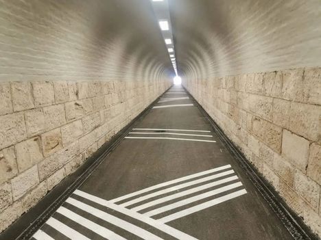 Megújult az ország első aluljárója, a Tunnel vagy Hosszú Luk_02