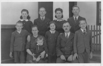 Ifjabb Horváth Ferenc és  családja