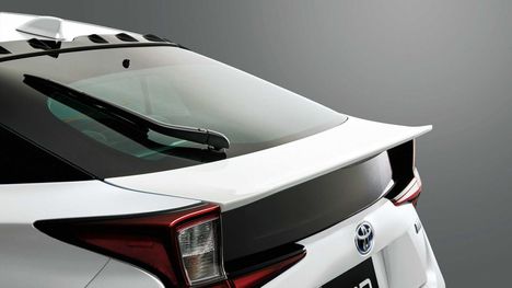 2019-toyota-prius-by-trd (14)