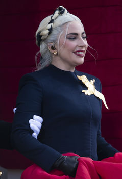 Lady_Gaga_at_Joe_Biden's_inauguration_(cropped_5)