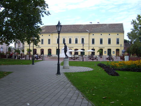 főtér