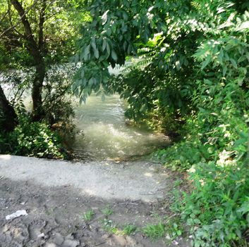 Tóthkalapi-ág vízbeeresztő műtárgya a Tejfalui mellékágrendszerben, Dunakiliti 2016. július 13.-án 1