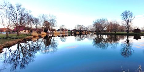 Régi Duna-ág helyén vízzel telt a revitalizált lipóti Kengyátó tó  2024.01.03-án