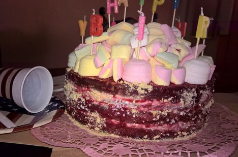 Málnás  túrós pillecukros születésnapi torta