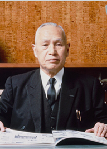 Tokuji Hayakawa