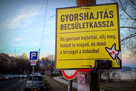 Gyorshajtás becsületkassza (Szentendre, MKKP)