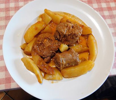 Pulyka nyak burgonyával.