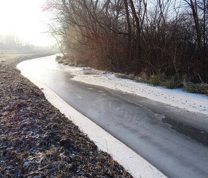 Befagyott a Zsejkei csatorna, Ásványráró község belterületi szakasz 2017. január 11.-én 2
