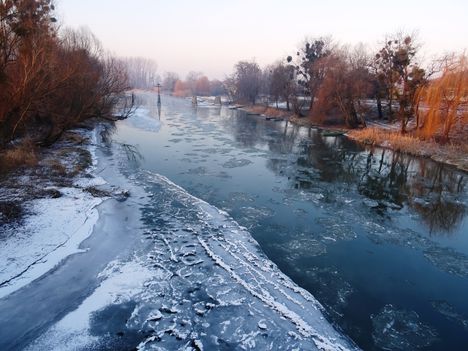 Jeges állapotok a Mosoni-Duna Kimle község belterületi szakaszán, 2017. január 11.-én 1