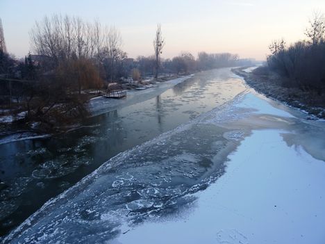 Jeges állapotok a Mosoni-Duna Kimle község belterületi szakaszán, 2017. január 11.-én 3