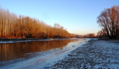 Jeges állapotok a Mosoni-Duna Mecsér község belterülete melletti szakaszán, 2017. január 11.-én 3