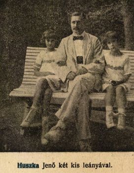 Huszka Jenő lányaival 1916