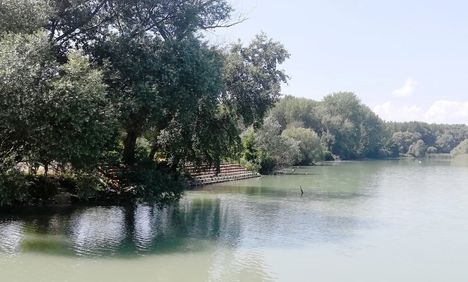 Kajak-kenu kiemelő létesült a Halrekesztői vízszintszabályozó műtárgy felvízi oldalán, Ásványráró 2019. július 18.-án