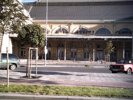 Keleti pályaudvar oldalról