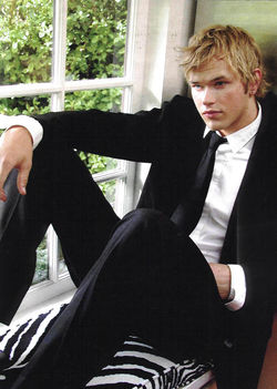 kellan-twilight-series-5502654-500-702