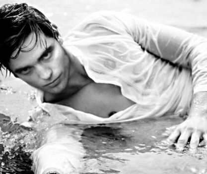 Robert-Pattinson-In-Shades-Of-Grey-twilight-series-5378212-500-421