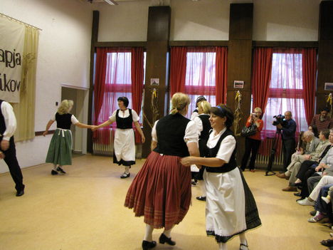 Szentiváni táncok