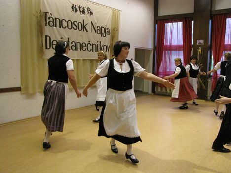 Szentiváni táncok