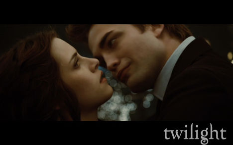 twilight-twilight-series-5305578-1874-1172