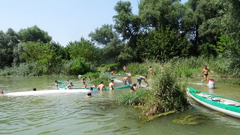  Vízitúrázók a Keszölcési alsó zárásnál, Dunasziget 2016. július 27-én 