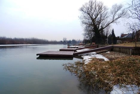 Úszóművek a Mosoni-Duna partján, Mosonmagyaróvár 2017. február 10.-én 2