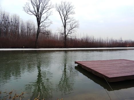 Úszóművek a Mosoni-Duna partján, Mosonmagyaróvár 2017. február 10.-én 3