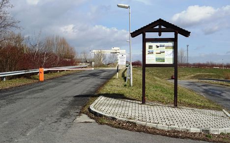 A Dunakiliti duzzasztómű főbejárata, Dunakiliti 2017. március 07.-én 1