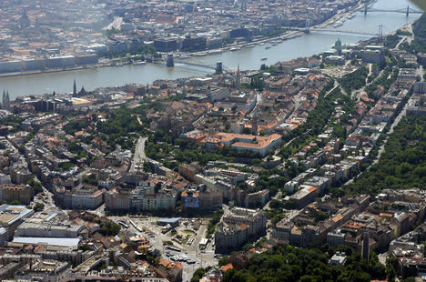 Légifotó sétarepülés folyamán:  Budapest madártávlatból