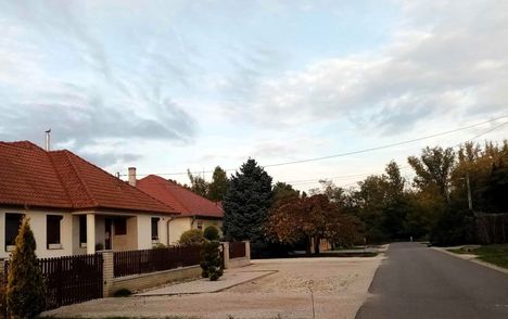 2025 október vége felé-